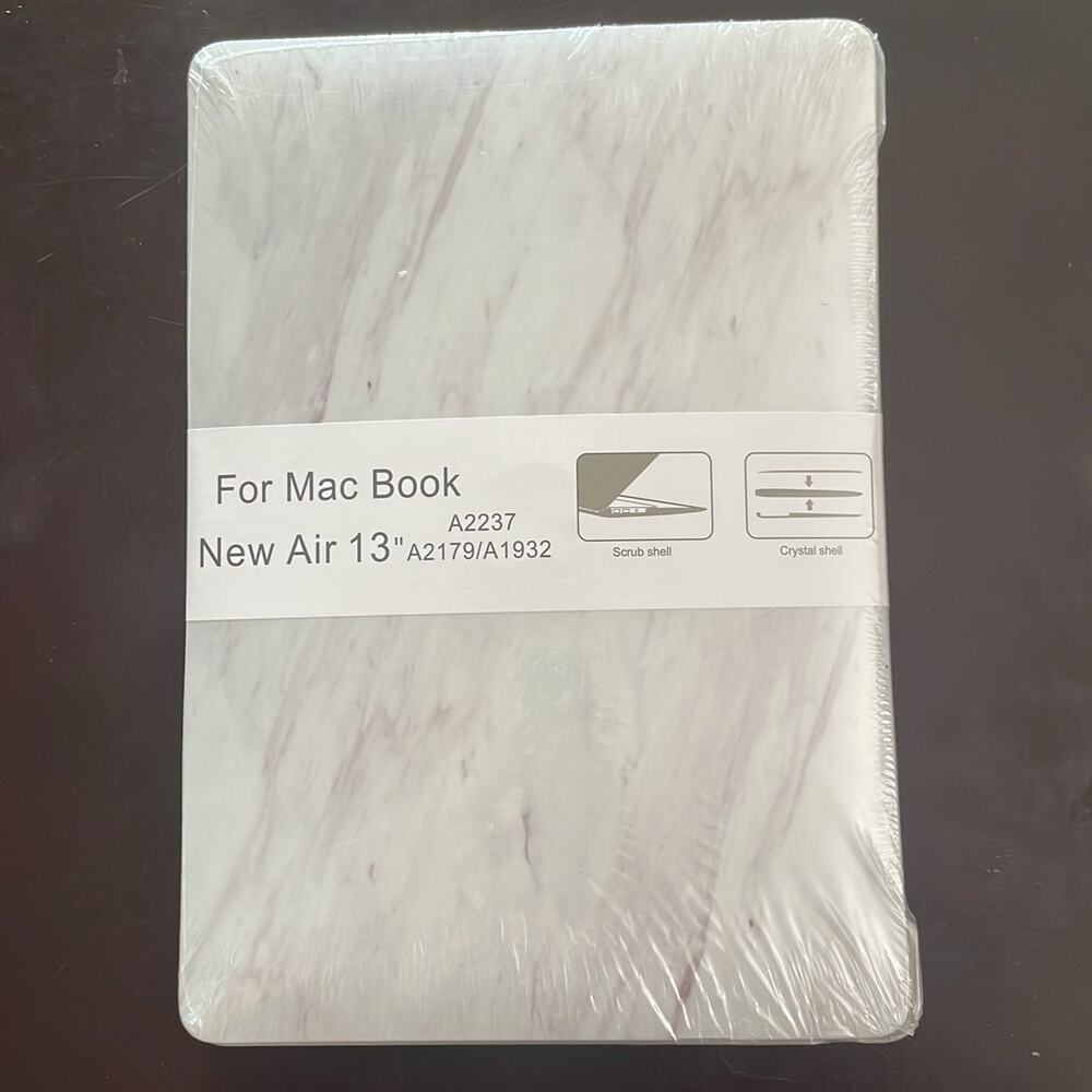 MacBook New Air 13” shell & purple soft case